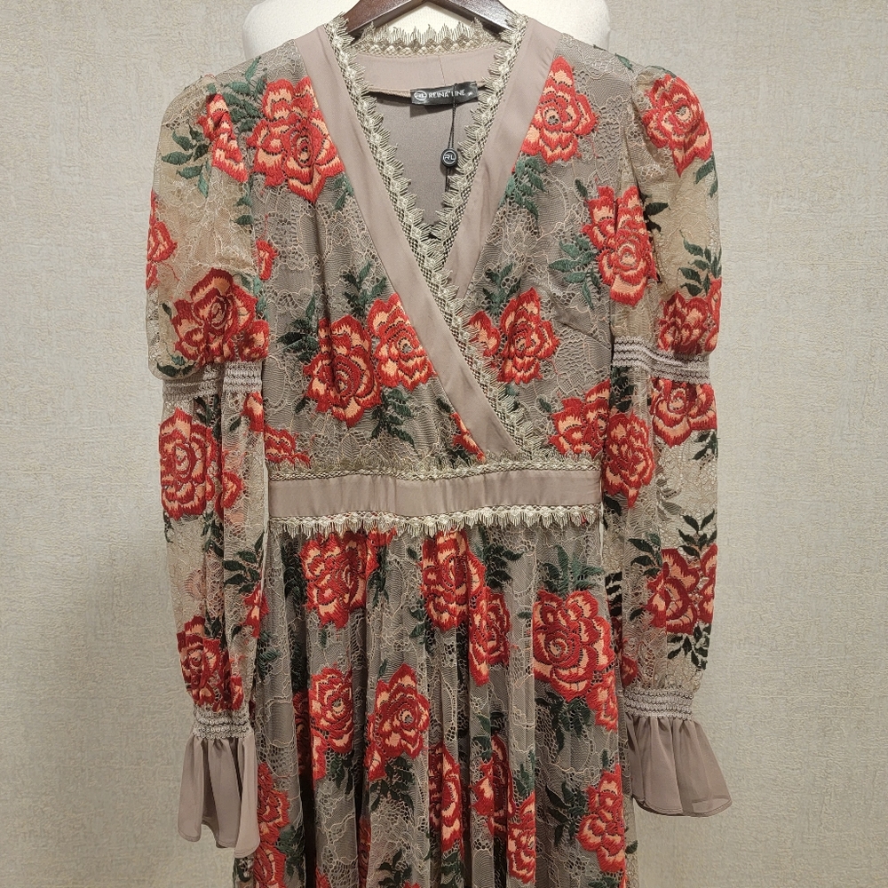 Dress - Picture 4 of 7